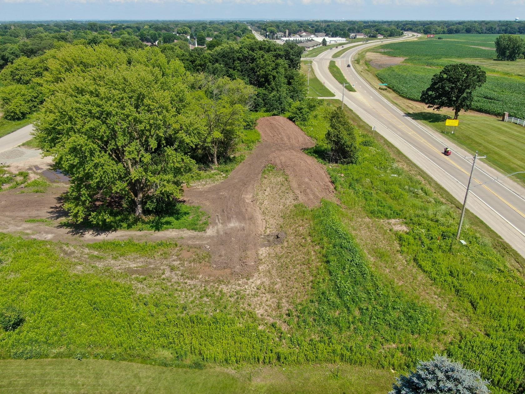 Pierce Lane, Unit 4 Oshkosh, WI 54904 - Photo 3 of 11