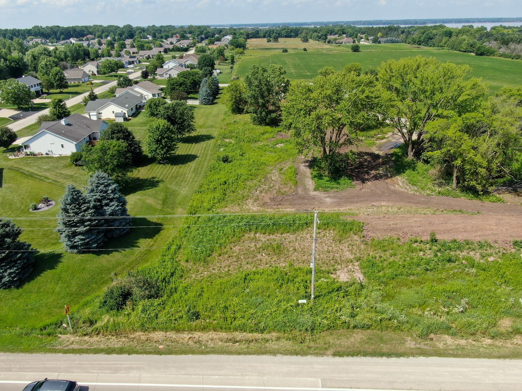 Pierce Lane, Unit 4 Oshkosh, WI 54904 - Photo 4 of 11