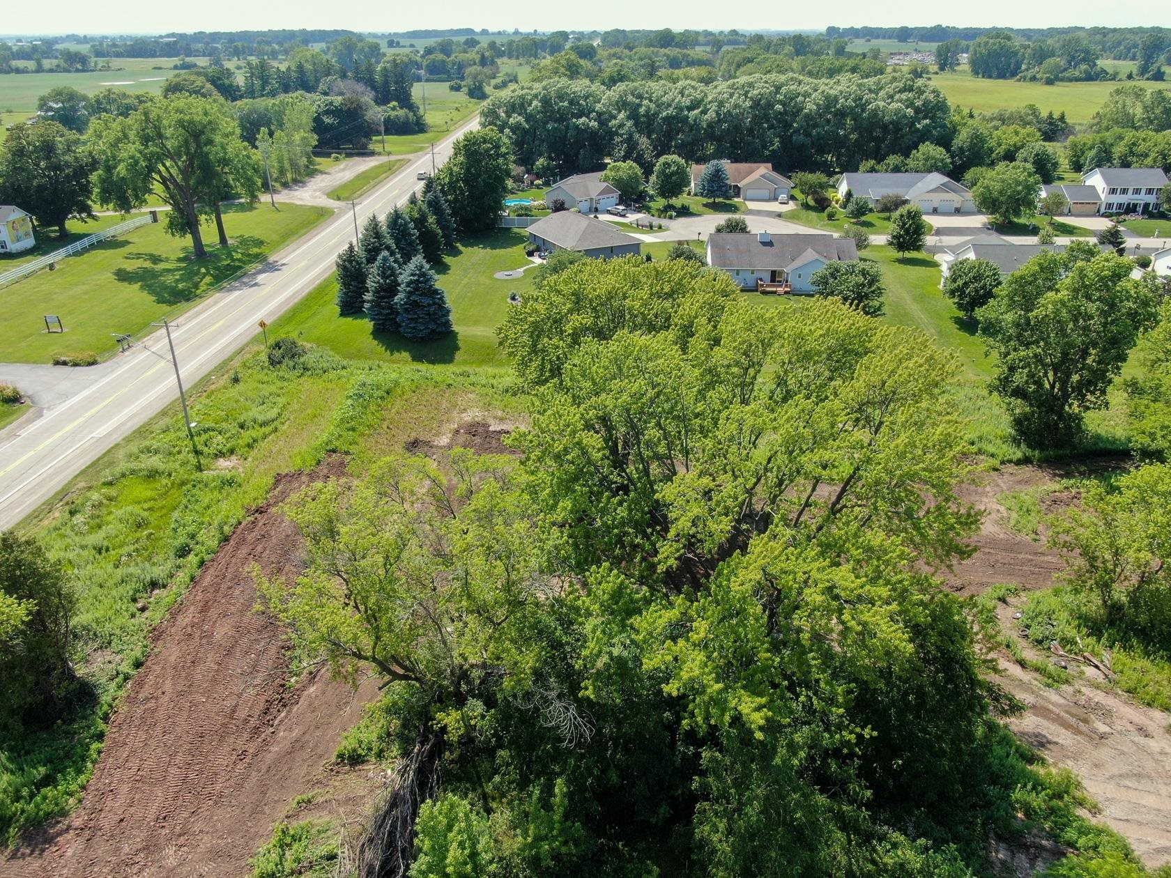 Pierce Lane, Unit 4 Oshkosh, WI 54904 - Photo 8 of 11