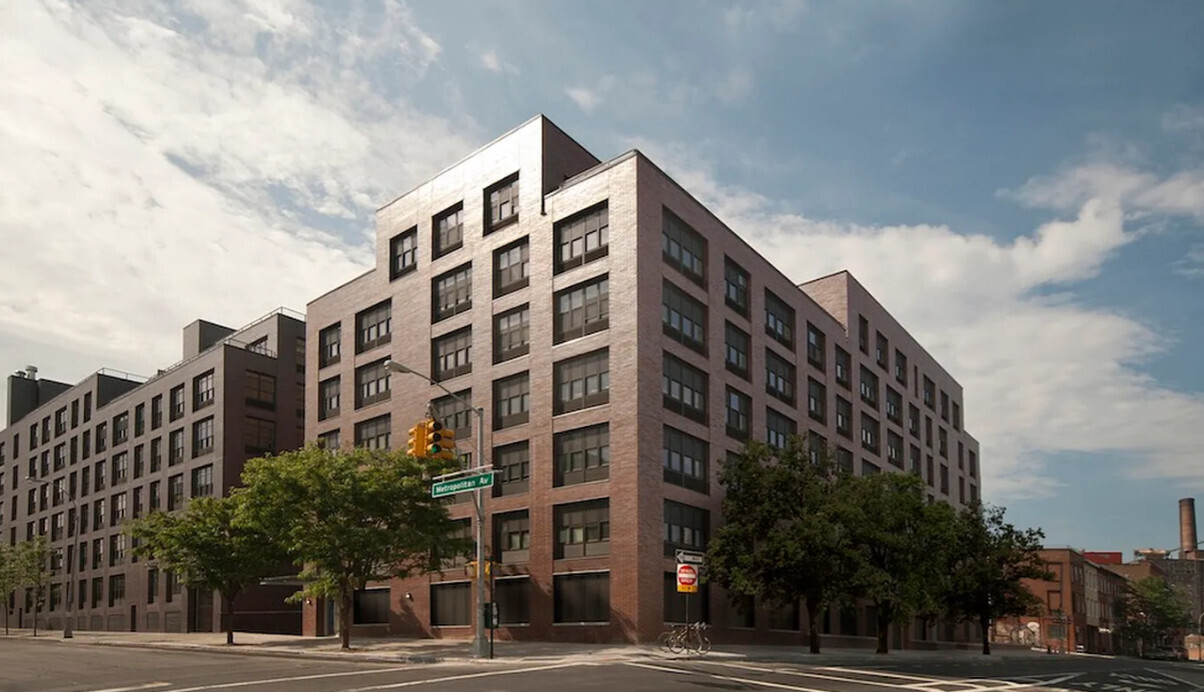 58 Metropolitan Avenue, Unit 2B Brooklyn, NY 11249 - Photo 10 of 11 a front view of a building