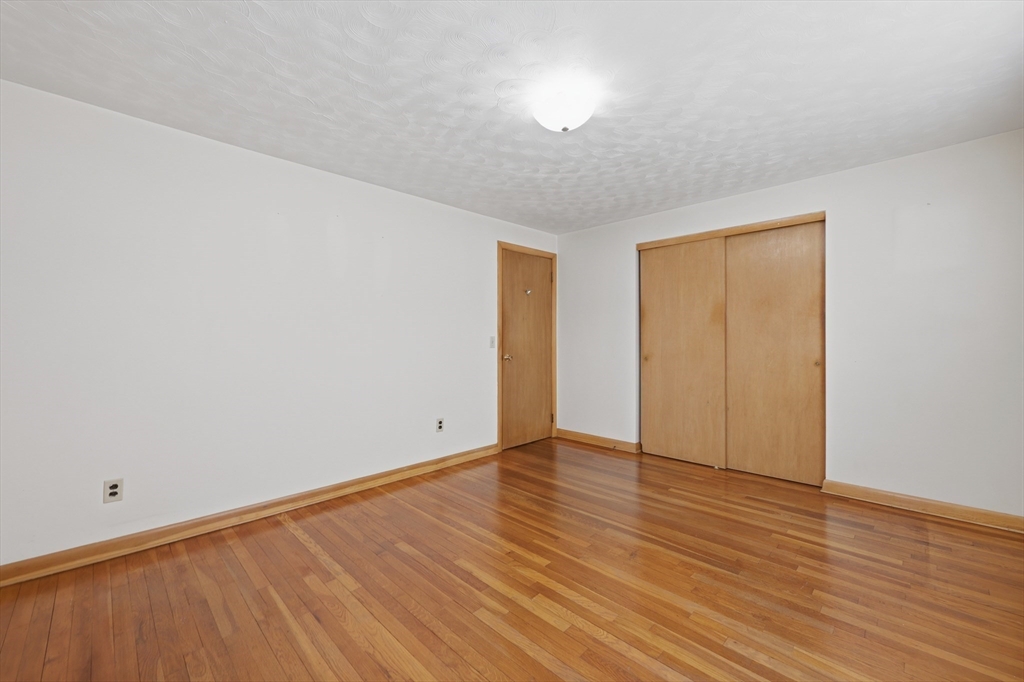 20 Elaine Street Webster, MA 01570 - Photo 16 of 24