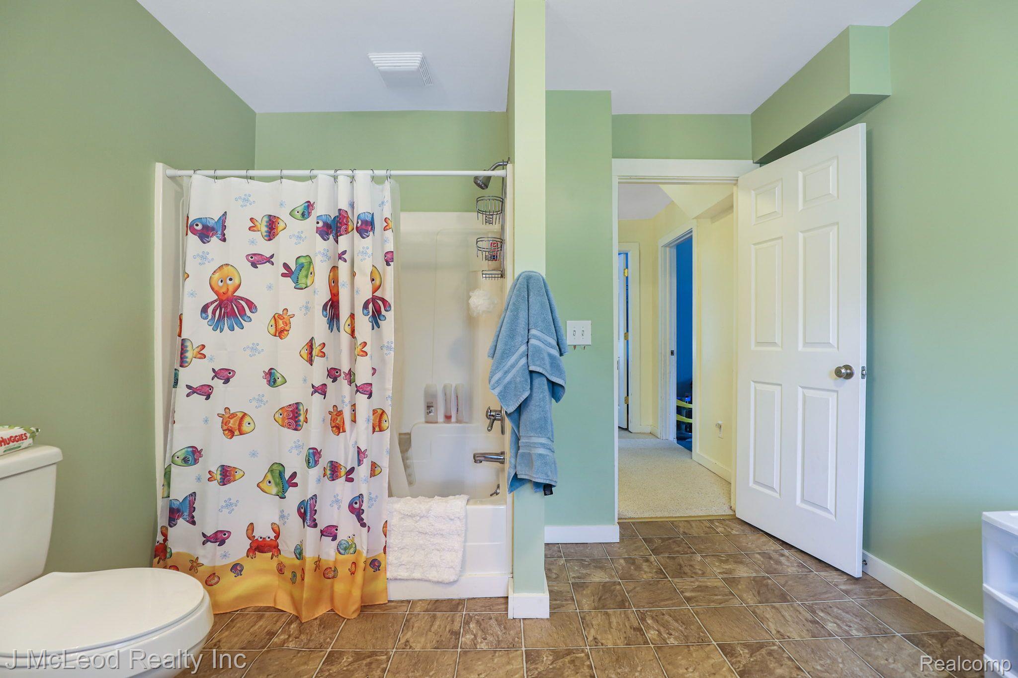 1916 Short Road Saginaw, MI 48609 - Photo 33 of 52 Gallery Image 33