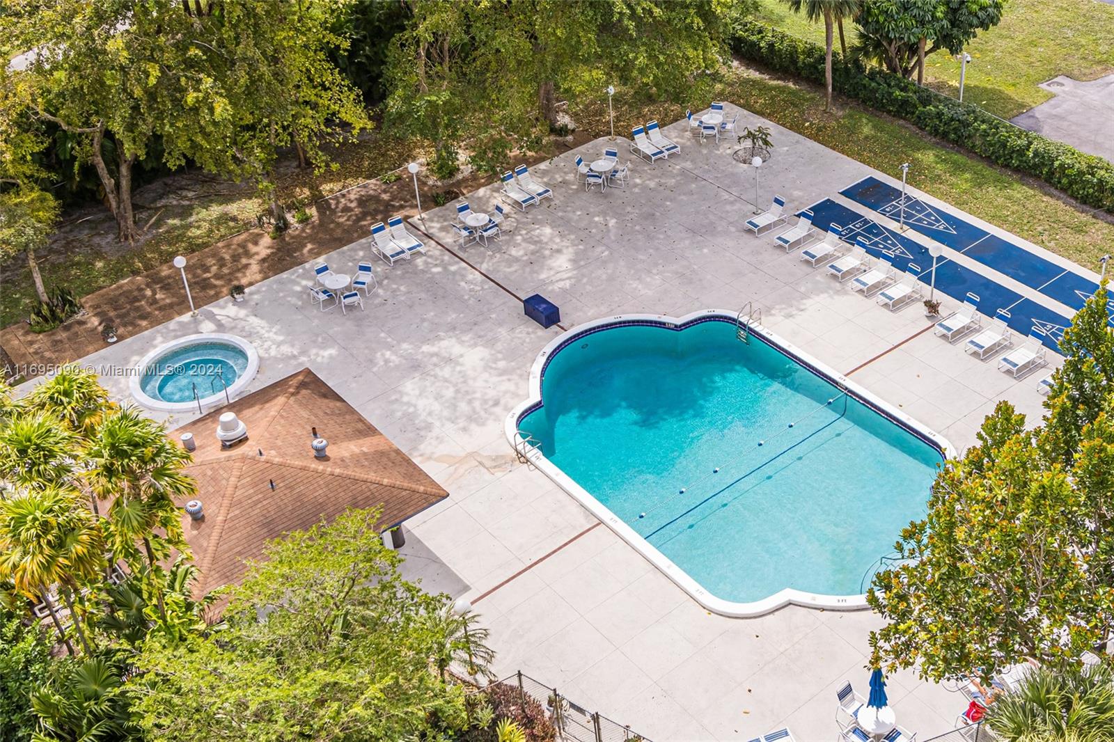 Hillcrest Hollywood, FL 33021 - Photo 18 of 29 an aerial view of a house