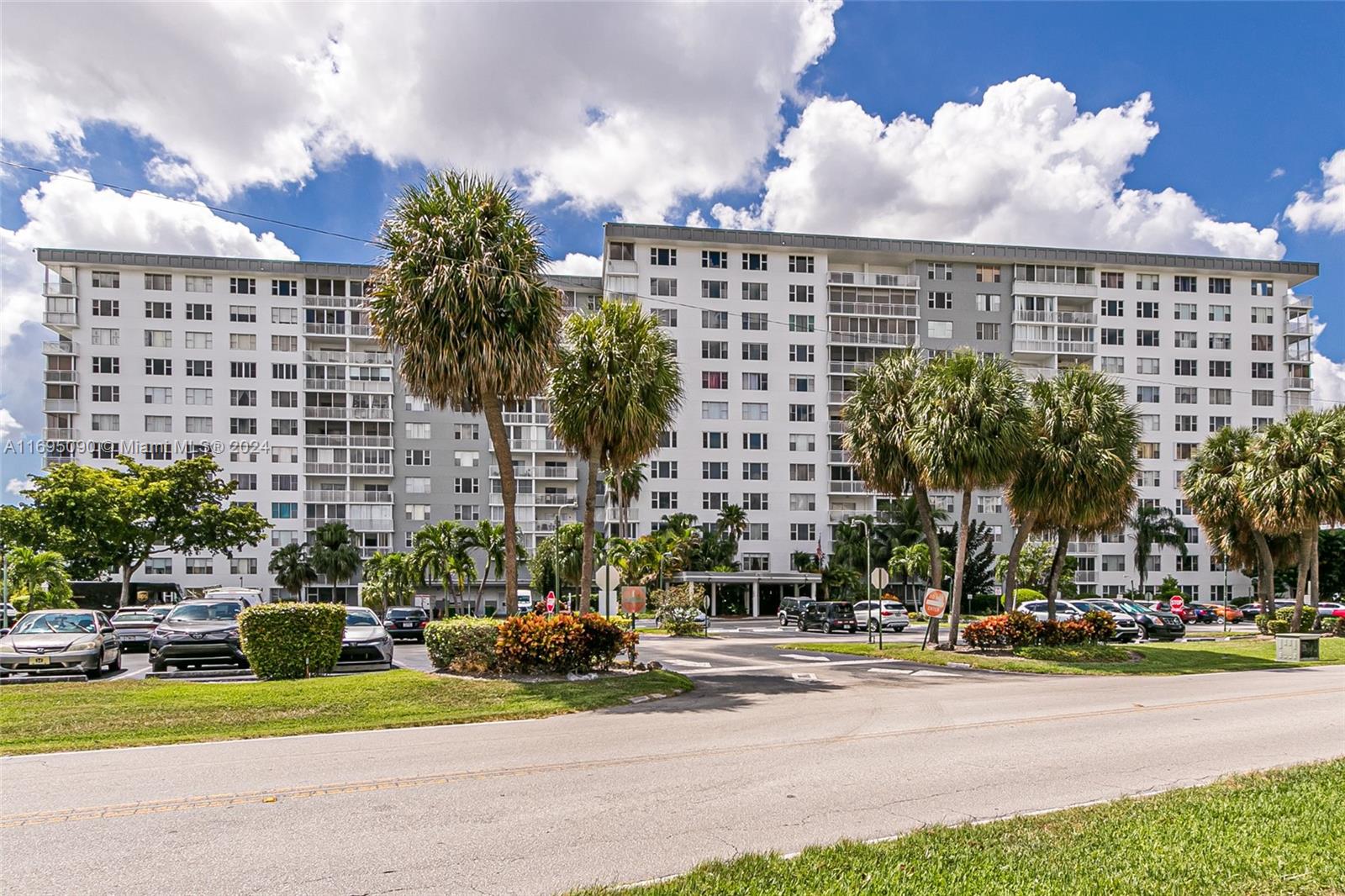 Hillcrest Hollywood, FL 33021 - Photo 29 of 29 a city view