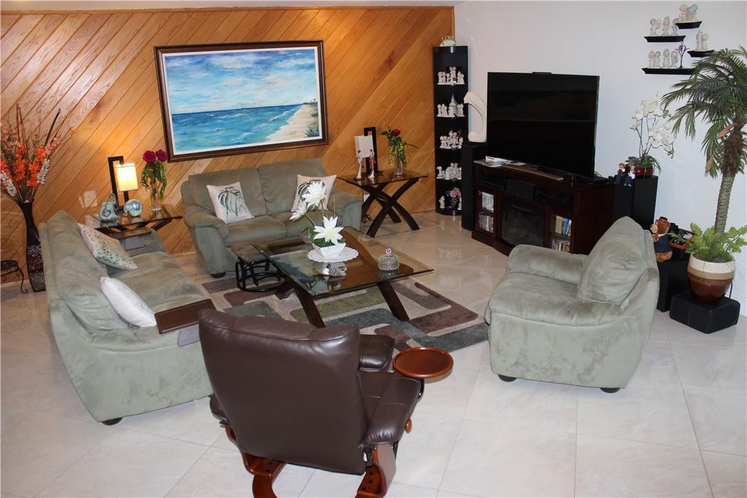 10222 Camelback Lane Boca Raton, FL 33498 - Photo 7 of 29 Photo 7