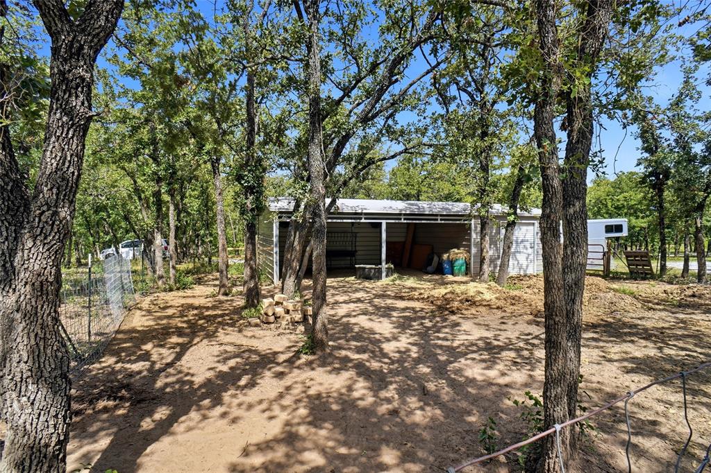 211 Spring Valley Road Paradise, TX 76073 - Photo 7 of 21