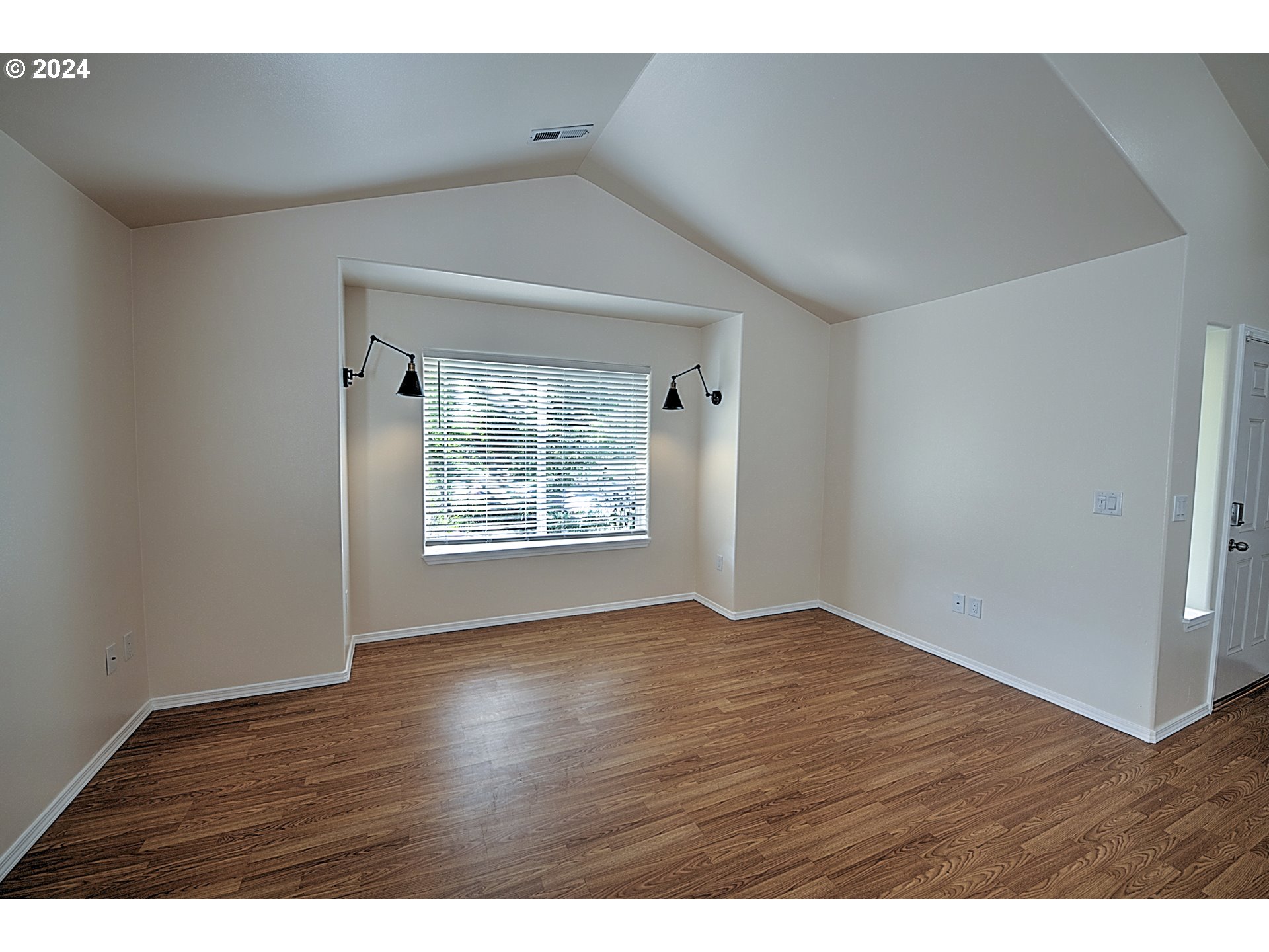 802 Southeast Rasmussen Boulevard Battle Ground, WA 98604 - Photo 8 of 45 Gallery Image 8