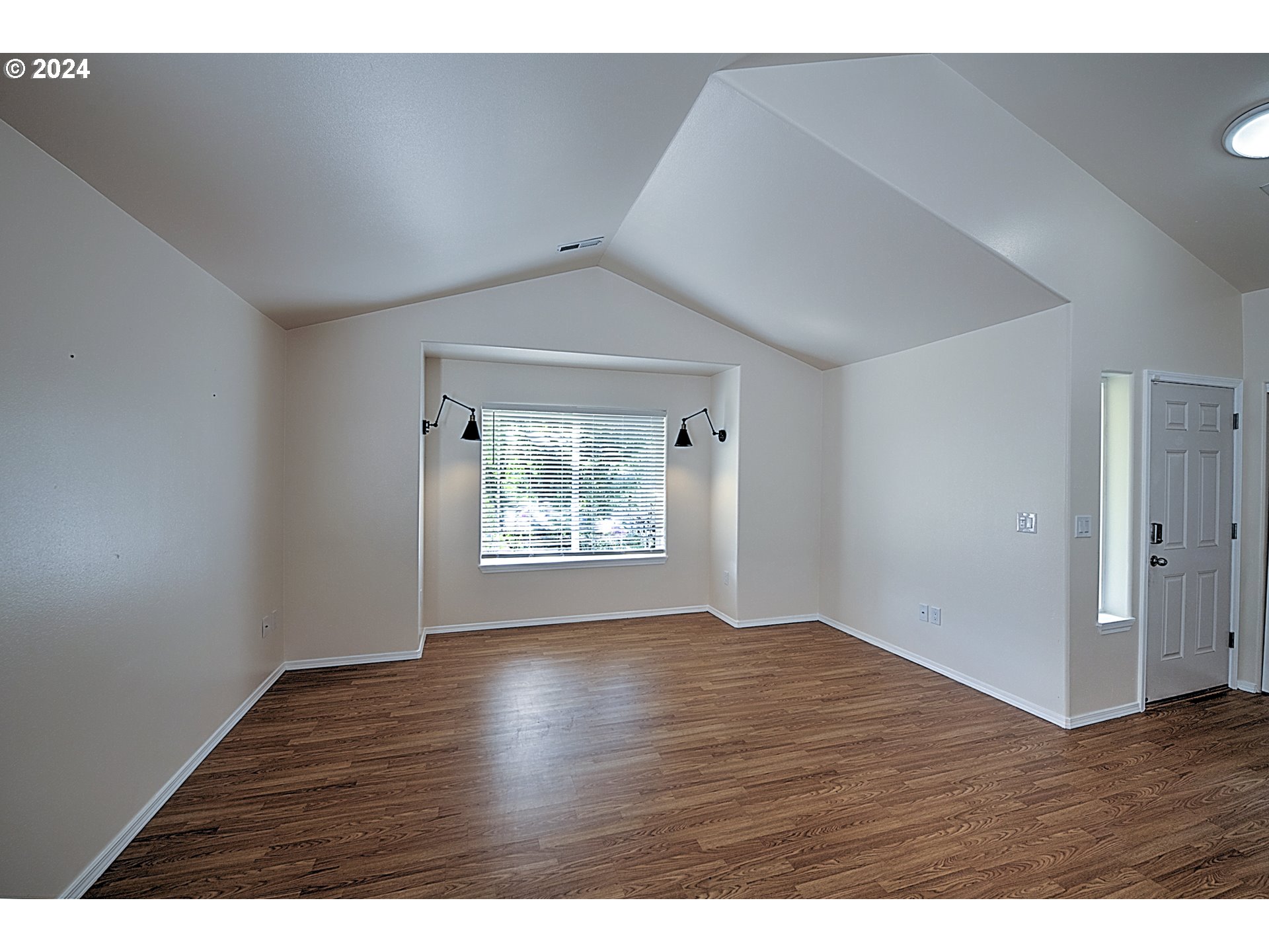 802 Southeast Rasmussen Boulevard Battle Ground, WA 98604 - Photo 9 of 45 Gallery Image 9