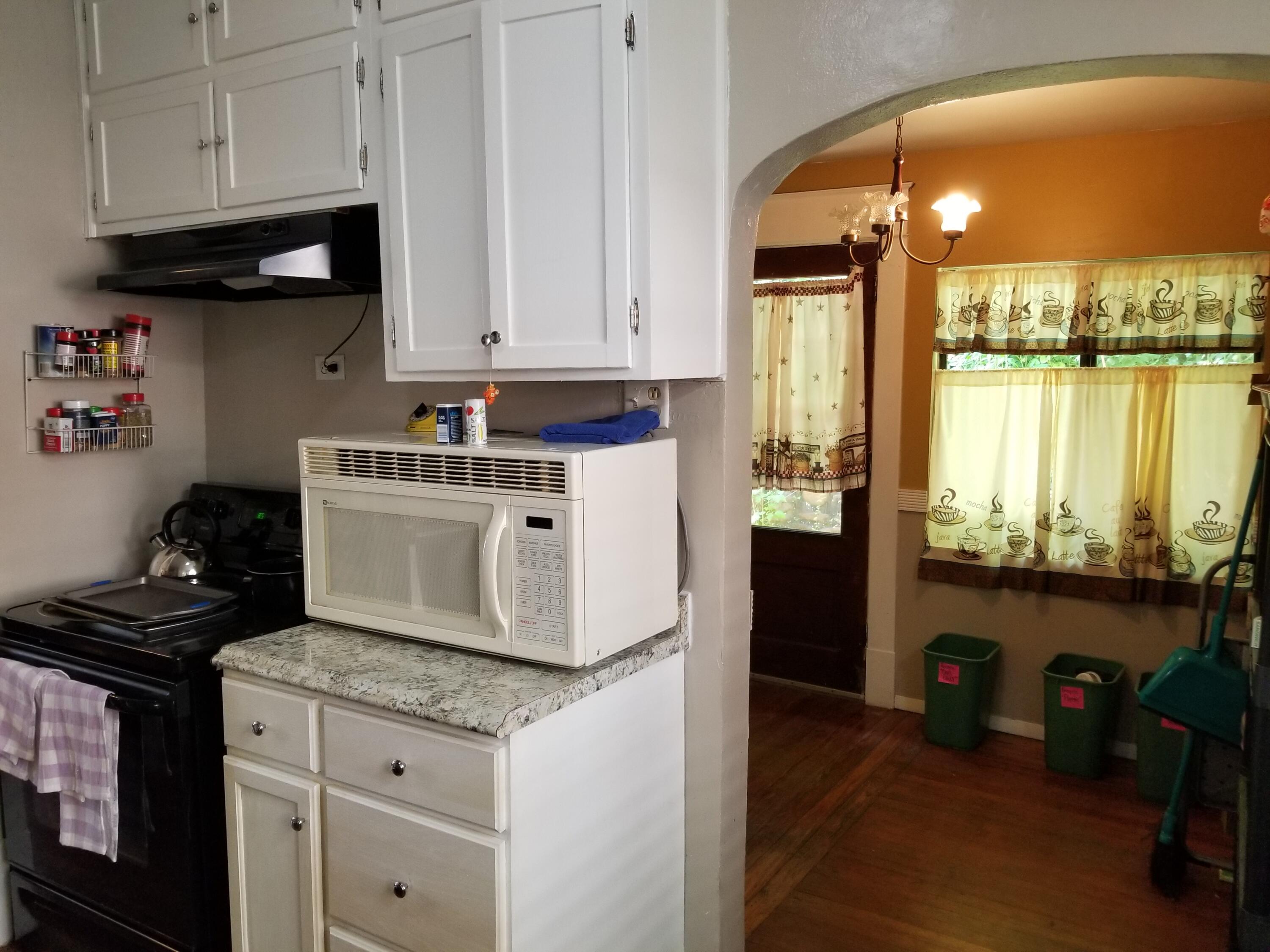 2440 Grandin Road Southwest Roanoke, VA 24015 - Photo 6 of 18 Kitchen