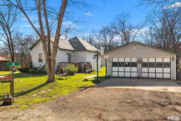 $179,900 | 19 Foothill Drive, Putnam, IL 61560