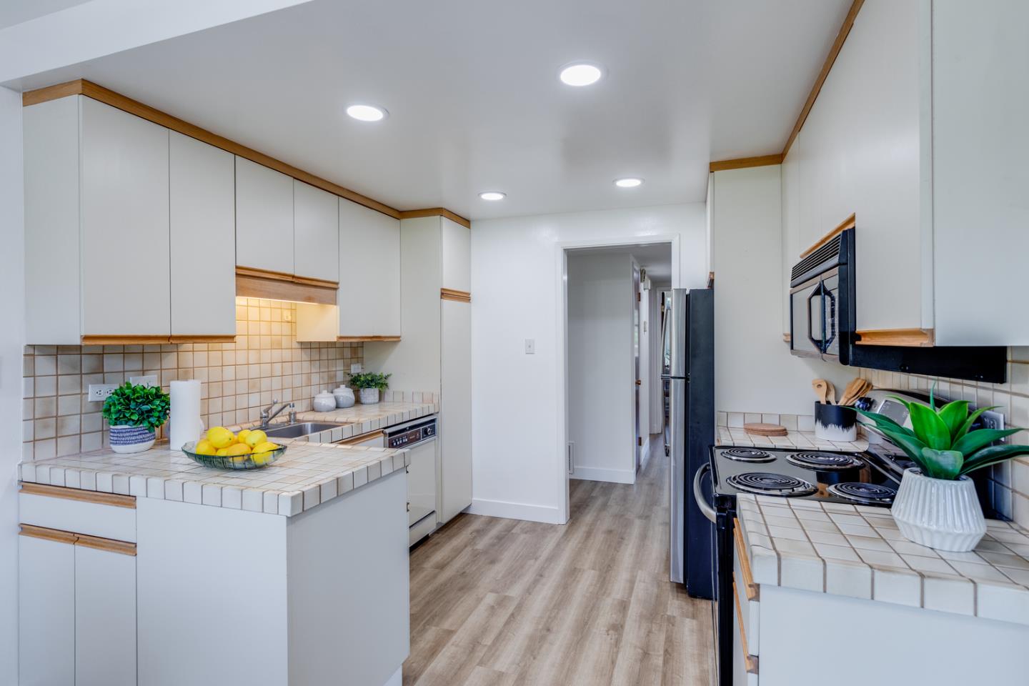 2339 Sharon Road Menlo Park, CA 94025 - Photo 5 of 27 Gallery Image 5