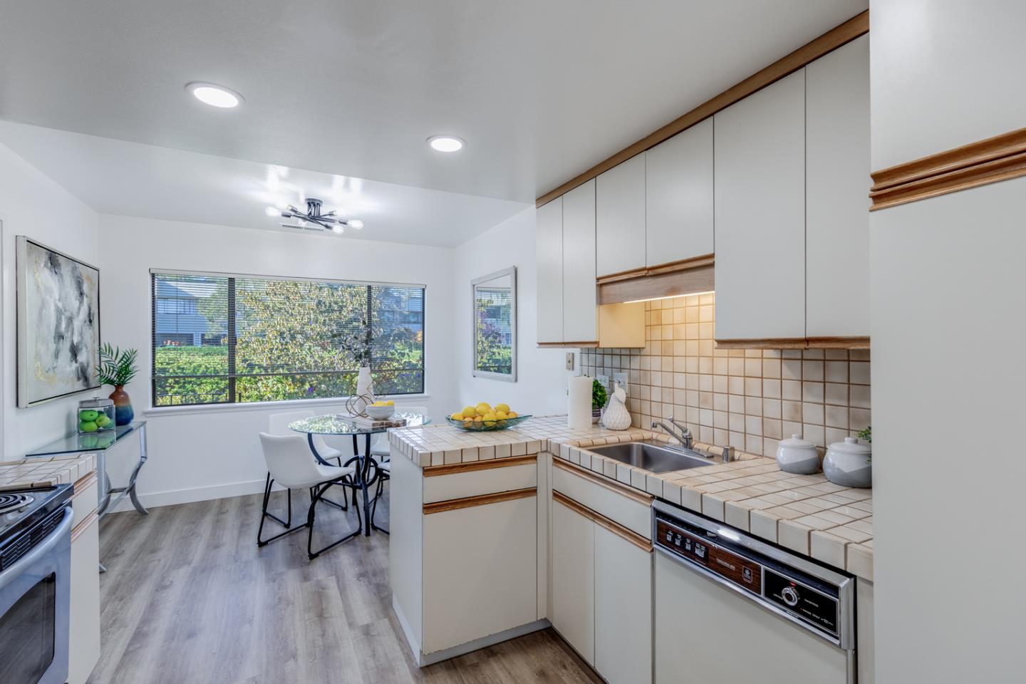 2339 Sharon Road Menlo Park, CA 94025 - Photo 6 of 27 Gallery Image 6