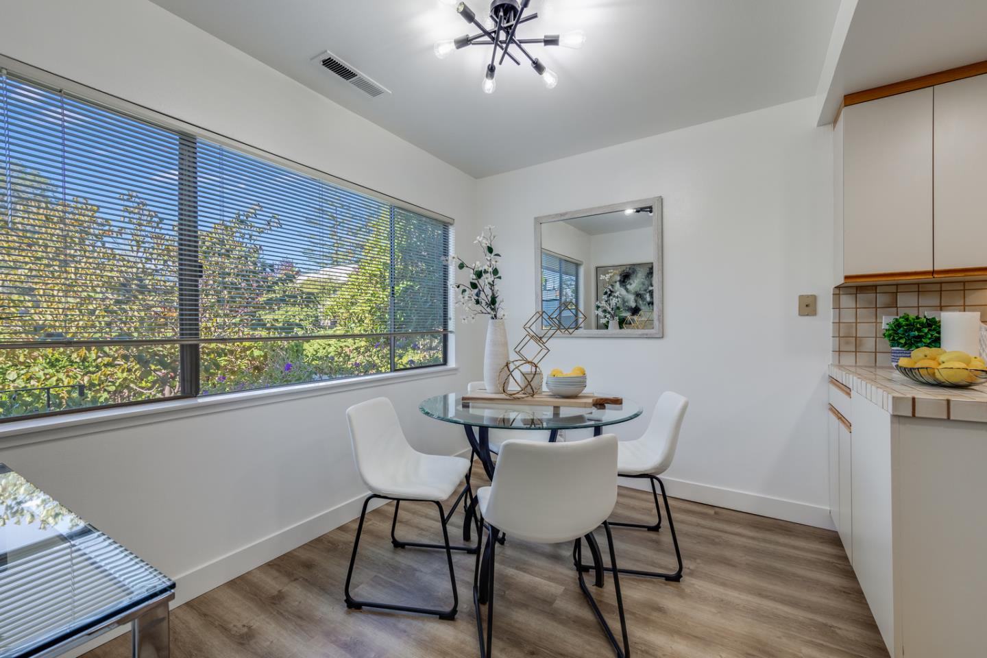 2339 Sharon Road Menlo Park, CA 94025 - Photo 8 of 27 Gallery Image 8