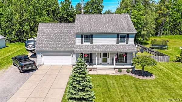 $499,900 | 6138 Versailles Plank Road, Hamburg, NY 14085