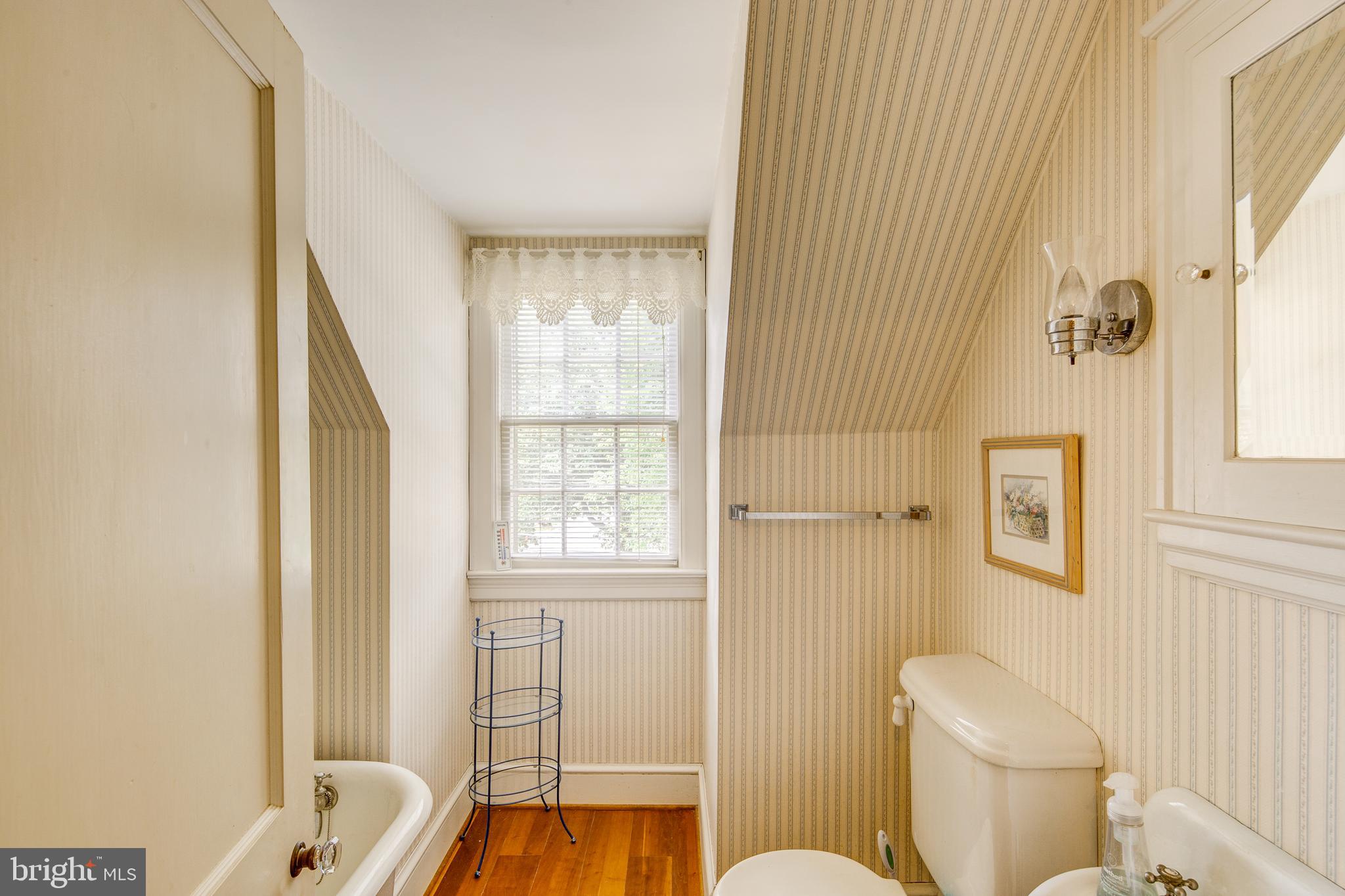 518 Marquis Road Haddonfield, NJ 08033 - Photo 23 of 31 Hall full bath