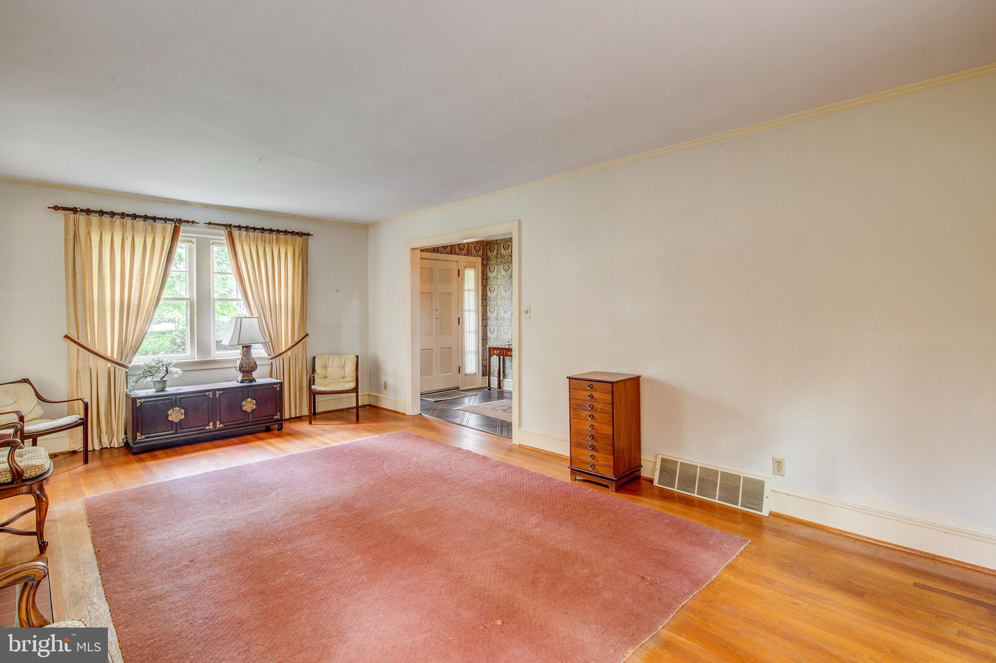 518 Marquis Road Haddonfield, NJ 08033 - Photo 8 of 31 Living Room