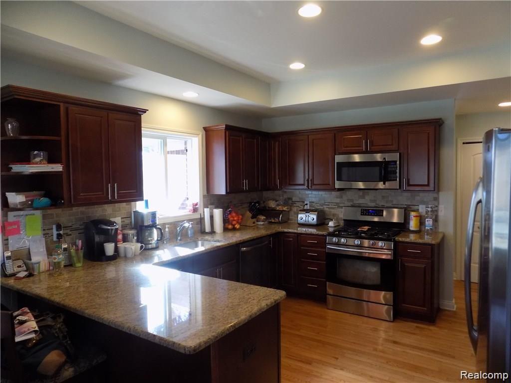 1527 John R Road Rochester Hills, MI 48307 - Photo 5 of 29
