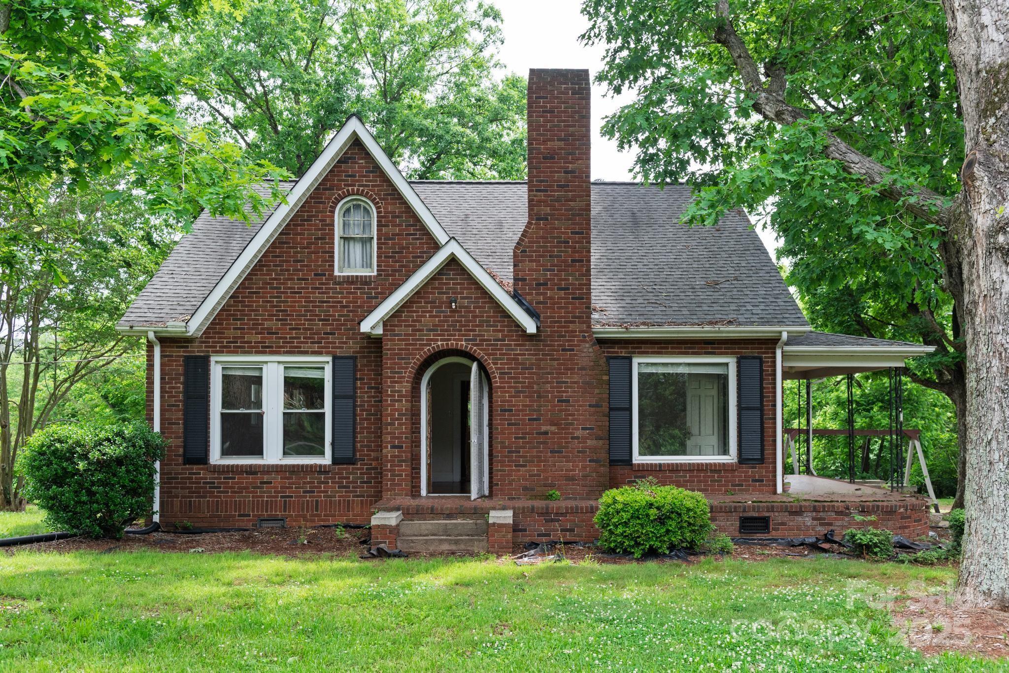 4098 Highway 127 Hickory, NC 28602 - Photo 3 of 31