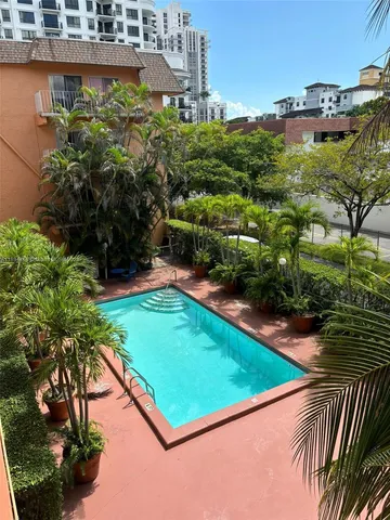 $1,995 | 8101 Southwest 73rd Avenue, Unit 11, Miami, FL 33143