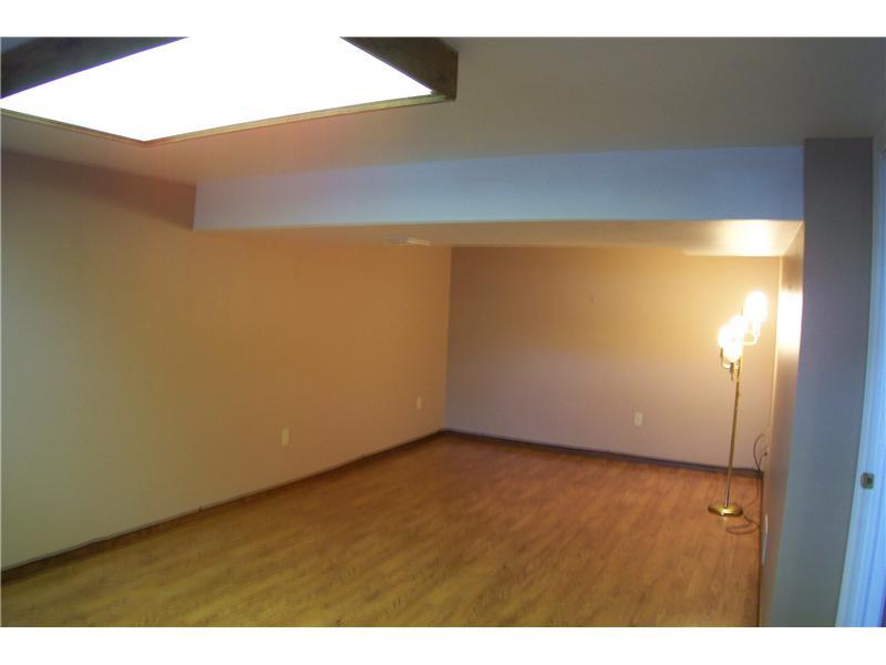 186 Old Ridge Road Coraopolis, PA 15108 - Photo 14 of 21 Den/Family/Great Room.