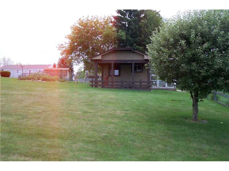 186 Old Ridge Road Coraopolis, PA 15108 - Photo 3 of 21 Yard/Garden.