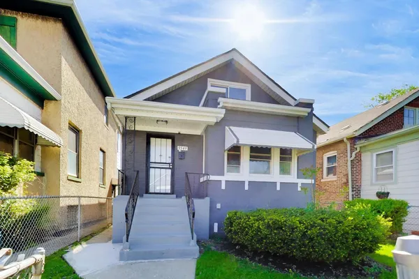 $270,000 | 9549 South Calumet Avenue, Chicago, IL 60628