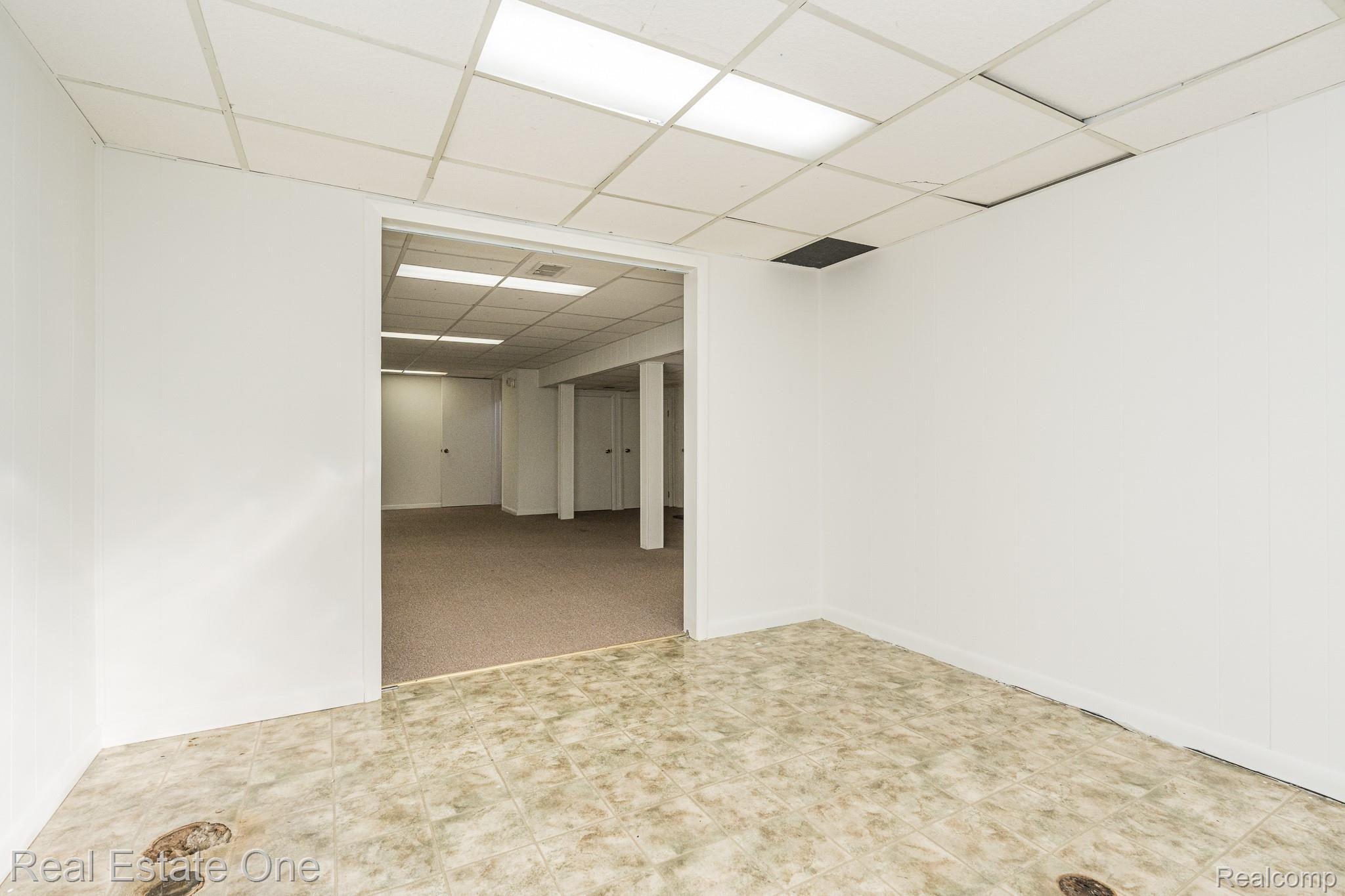1216 Sycamore Drive Rochester, MI 48307 - Photo 25 of 31 This room could be used as an office or exercise room