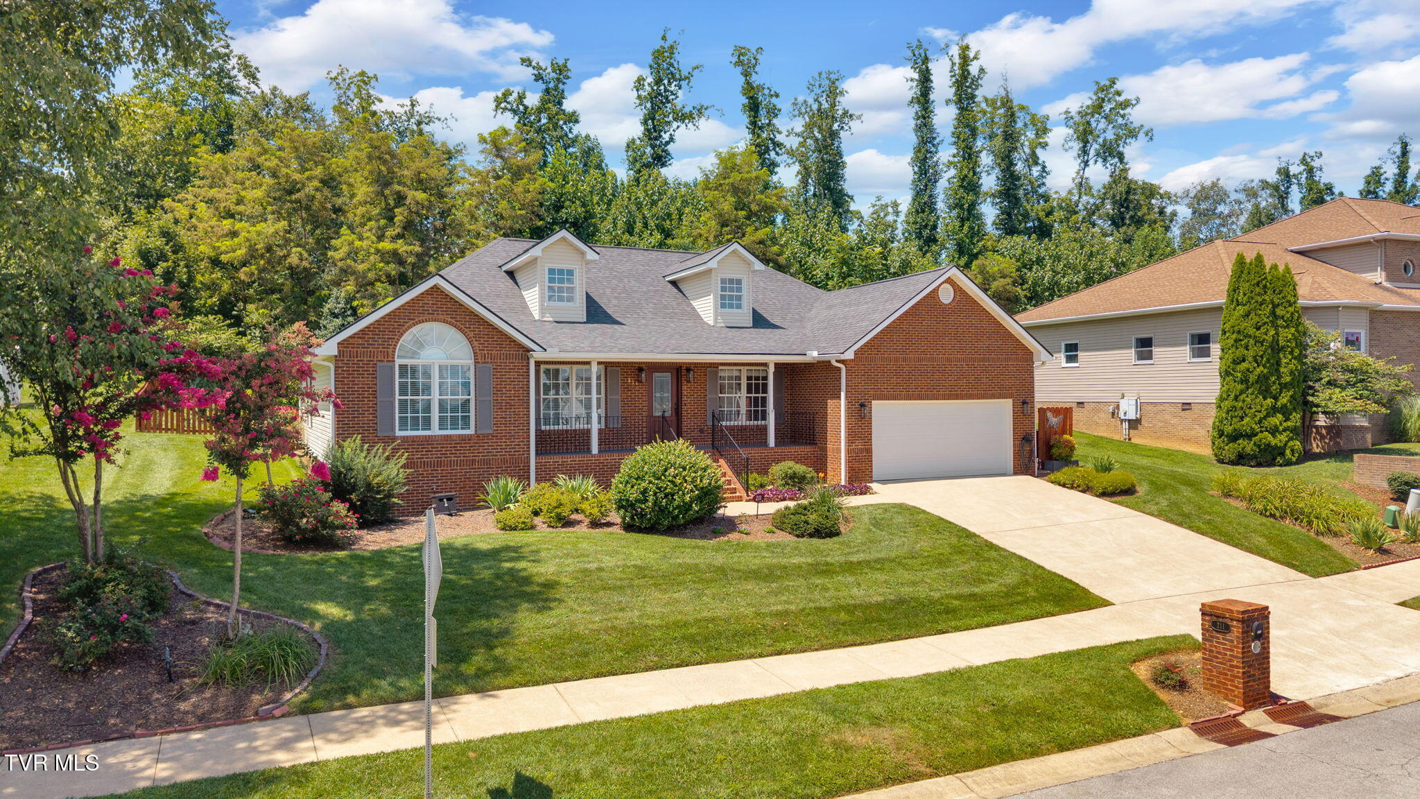 211 Michaels Ridge Blvd