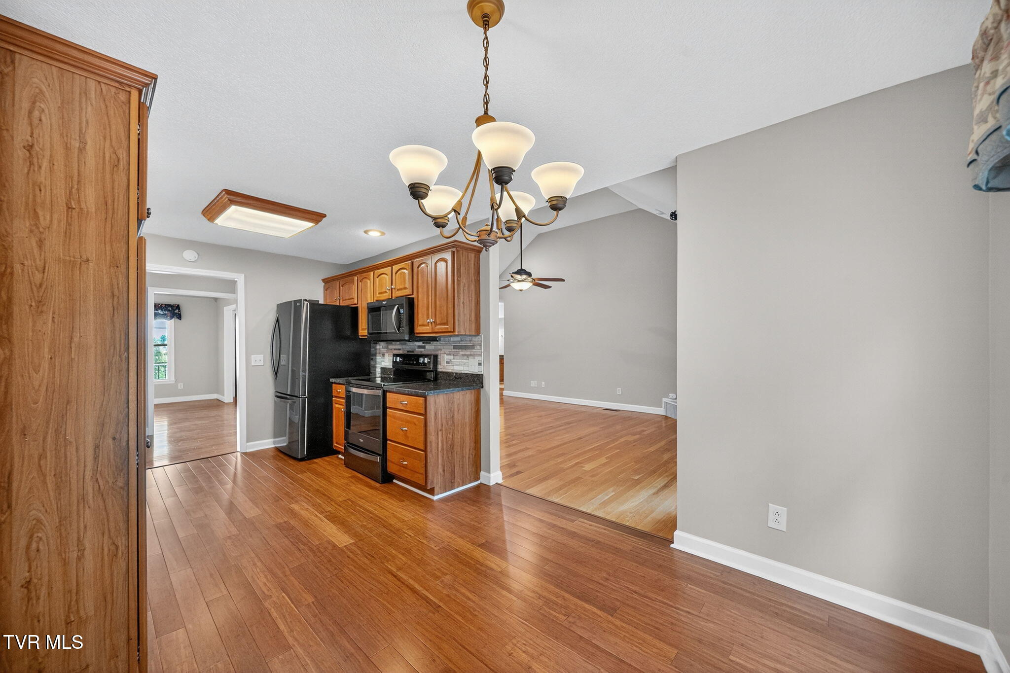 211 Michaels Ridge Boulevard Johnson City, TN 37615 - Photo 16 of 55 211 Michaels Ridge Blvd