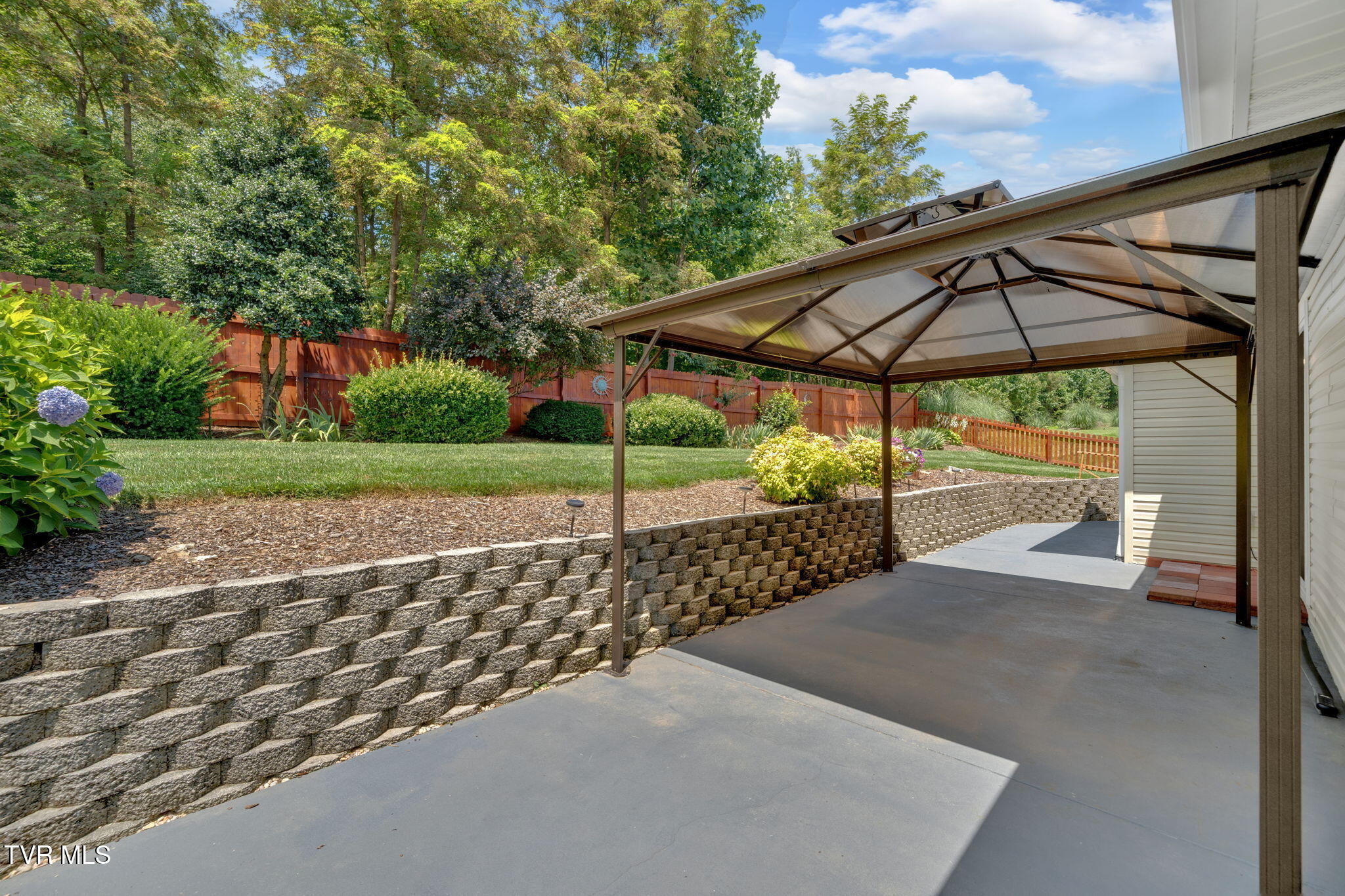 211 Michaels Ridge Boulevard Johnson City, TN 37615 - Photo 3 of 55 211 Michaels Ridge Blvd