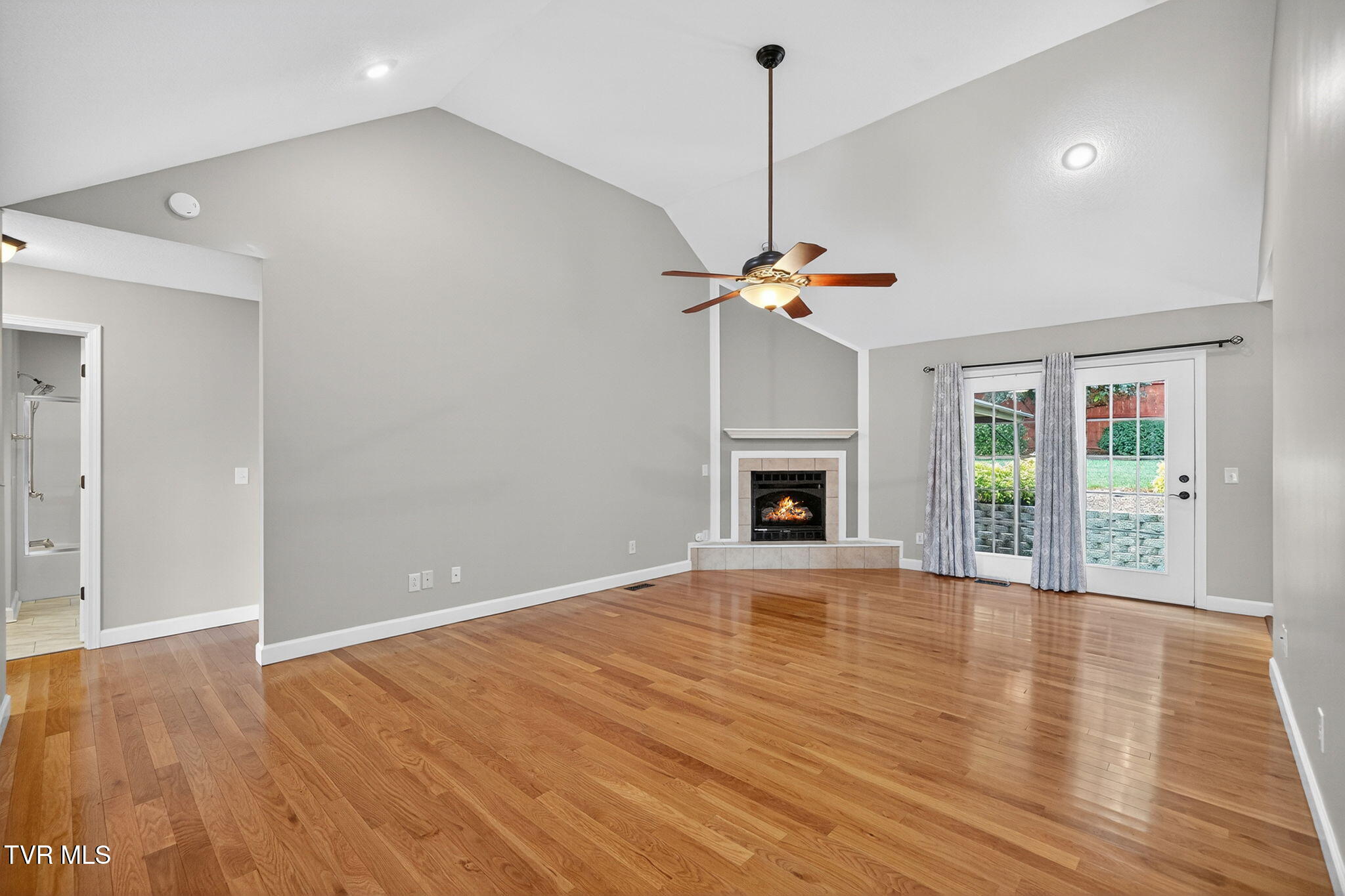 211 Michaels Ridge Boulevard Johnson City, TN 37615 - Photo 4 of 55 211 Michaels Ridge Blvd