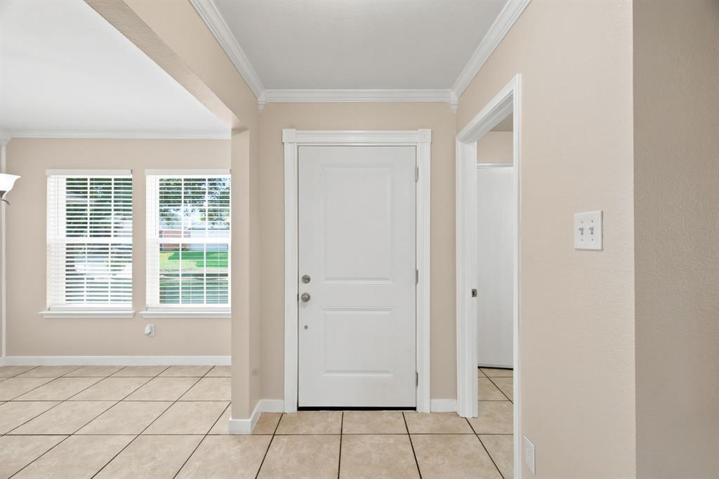 8475 Widgeon Way Dallas, TX 75249 - Photo 4 of 38