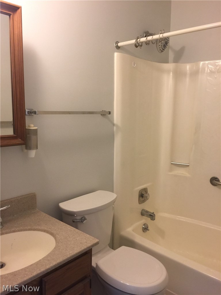 1175 East Calla Road, Unit A222 Youngstown, OH 44514 - Photo 6 of 14