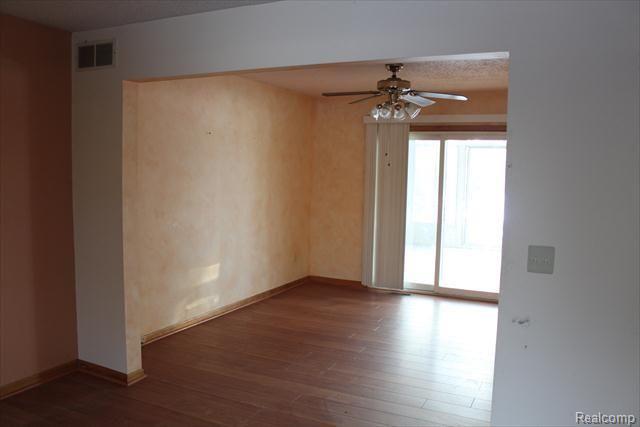 3158 Shehan Road Pinckney, MI 48169 - Photo 3 of 20 IMG_0685