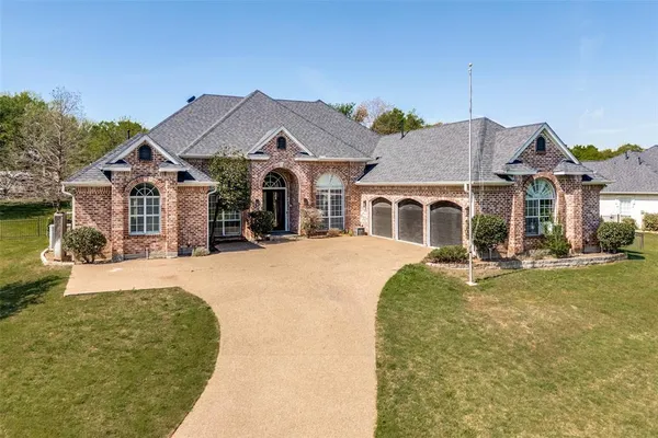 $649,900 | 114 Danielle Drive, Weatherford, TX 76087
