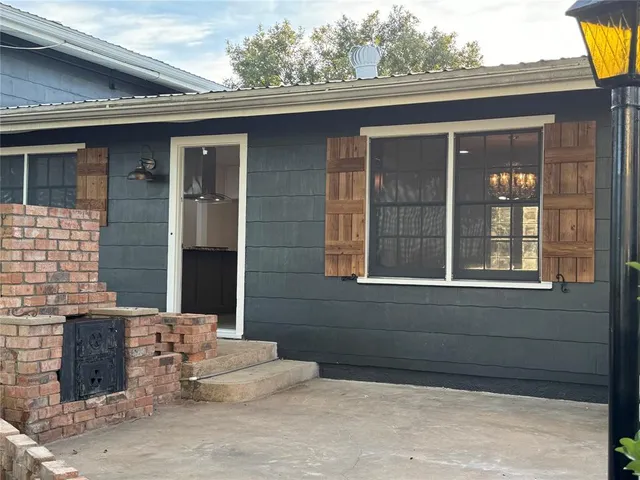 a view of entrance of the house