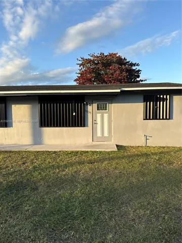 a view of outdoor space