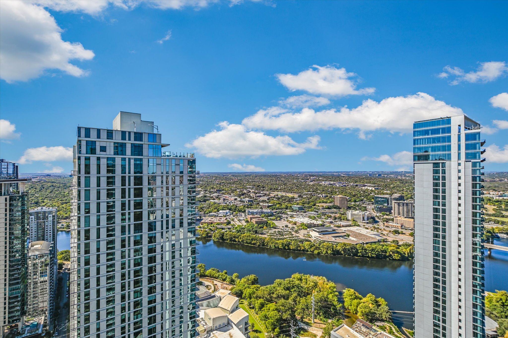 610 Davis Street, Unit 4501 Austin, TX 78701 - Photo 18 of 33 a view of a city with tall buildings