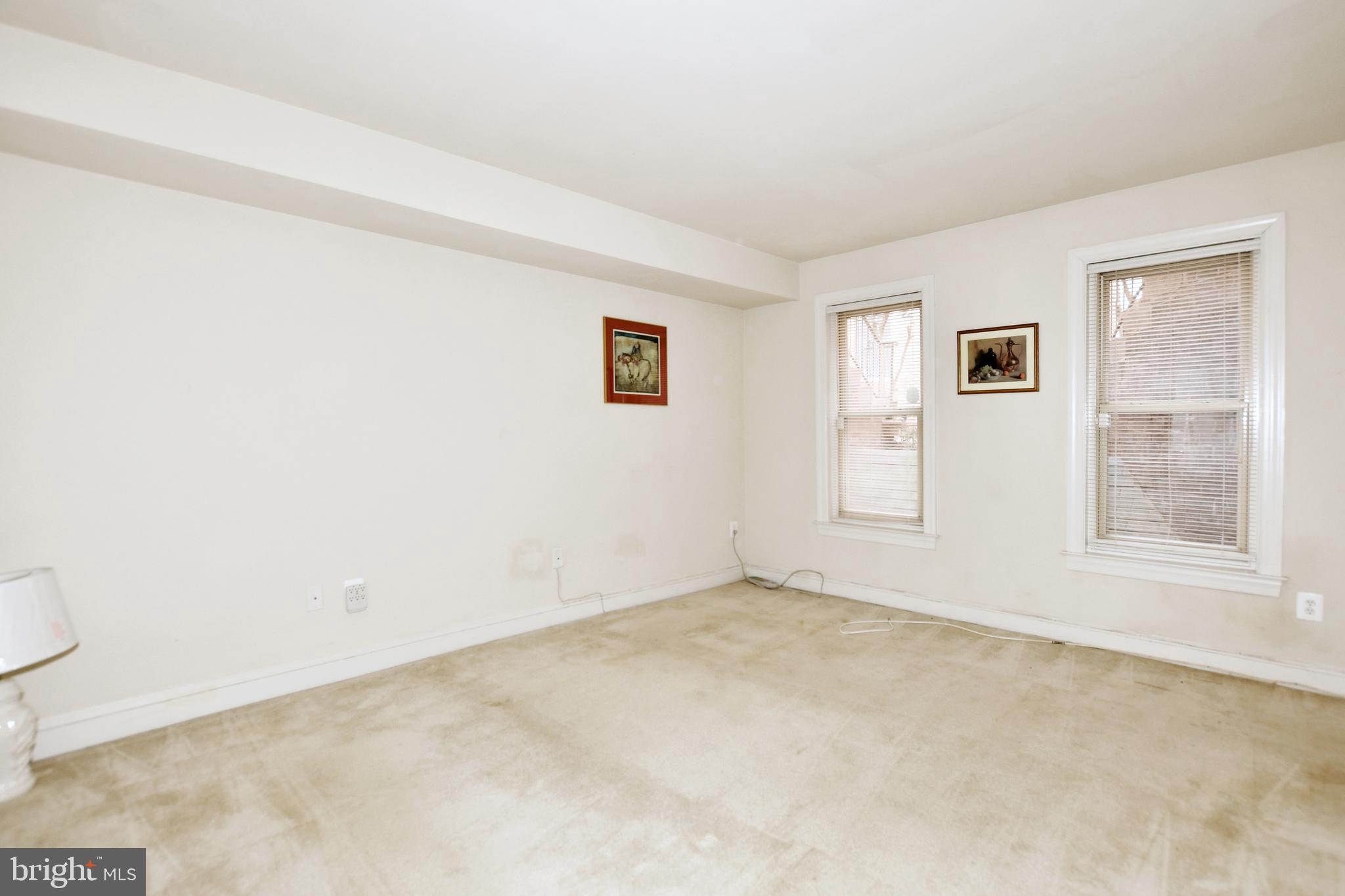 35 14th Street Northeast, Unit 35 Washington, DC 20003 - Photo 24 of 27 an empty room with windows