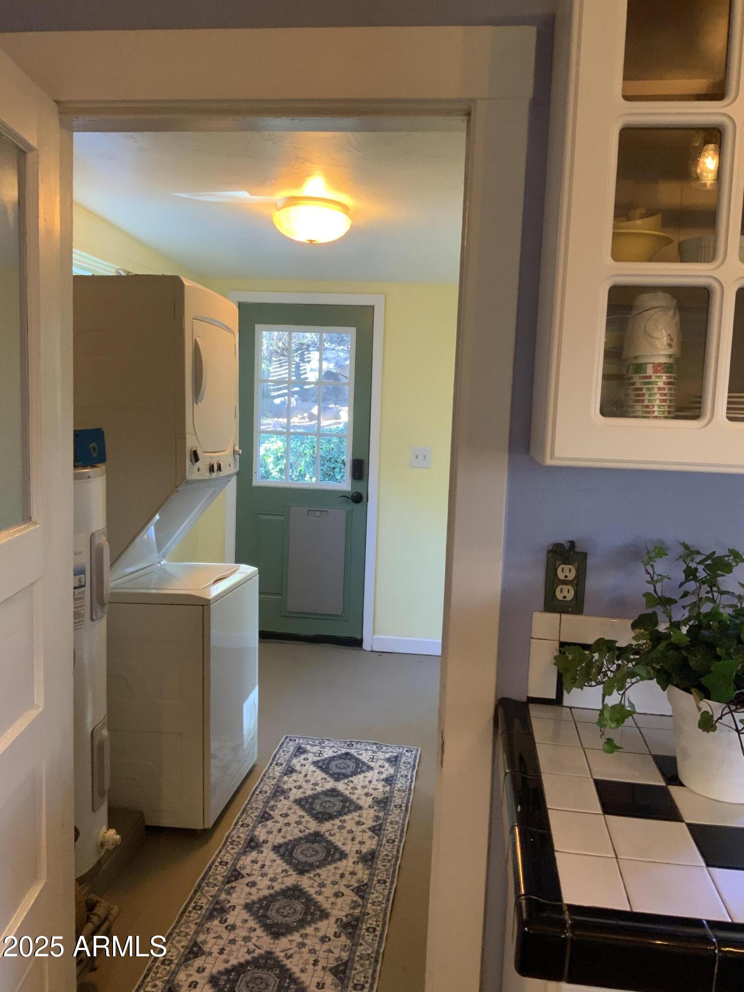 16775 Shrine Drive Yarnell, AZ 85362 - Photo 19 of 46 a room with furniture and window