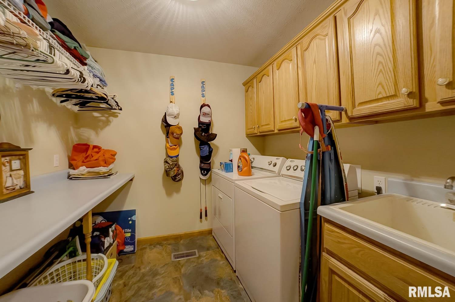 4330 Arapahoe Drive Springfield, IL 62711 - Photo 23 of 39 Gallery Image 23