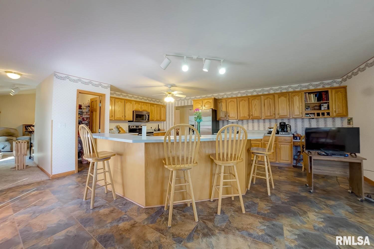 4330 Arapahoe Drive Springfield, IL 62711 - Photo 10 of 39 Gallery Image 10