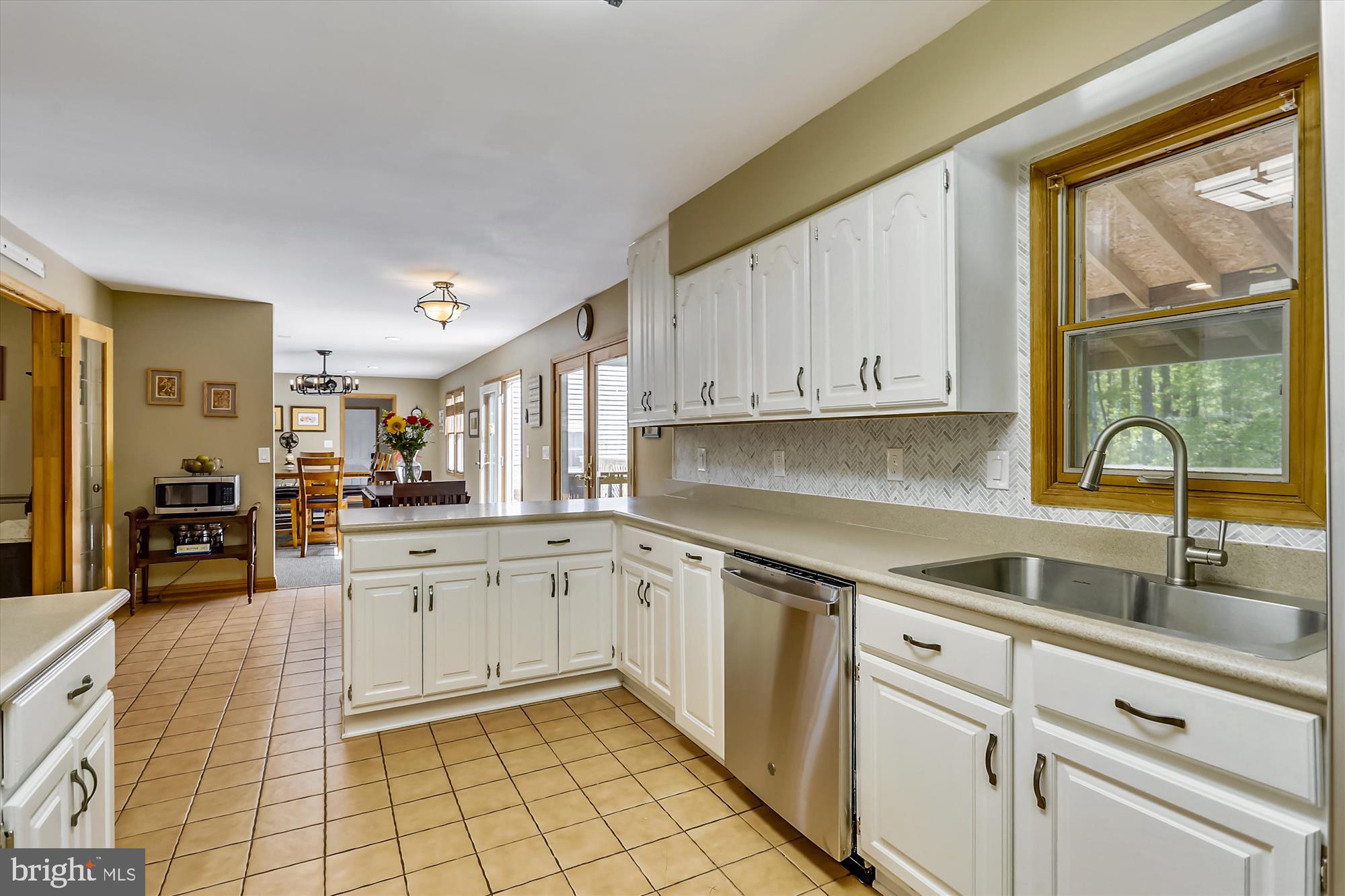 611 Bryants Nursery Road Silver Spring, MD 20905 - Photo 13 of 38 Kitchen to family room