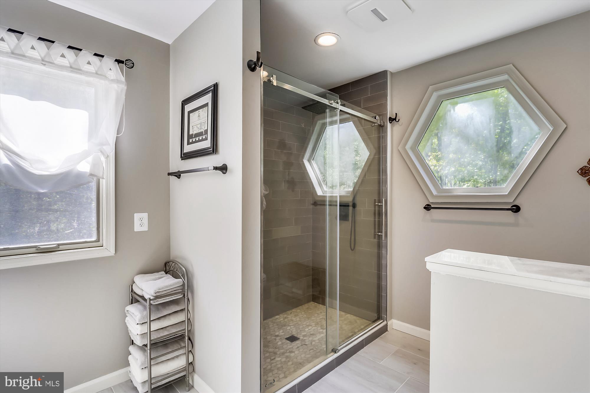 611 Bryants Nursery Road Silver Spring, MD 20905 - Photo 20 of 38 Primary bath