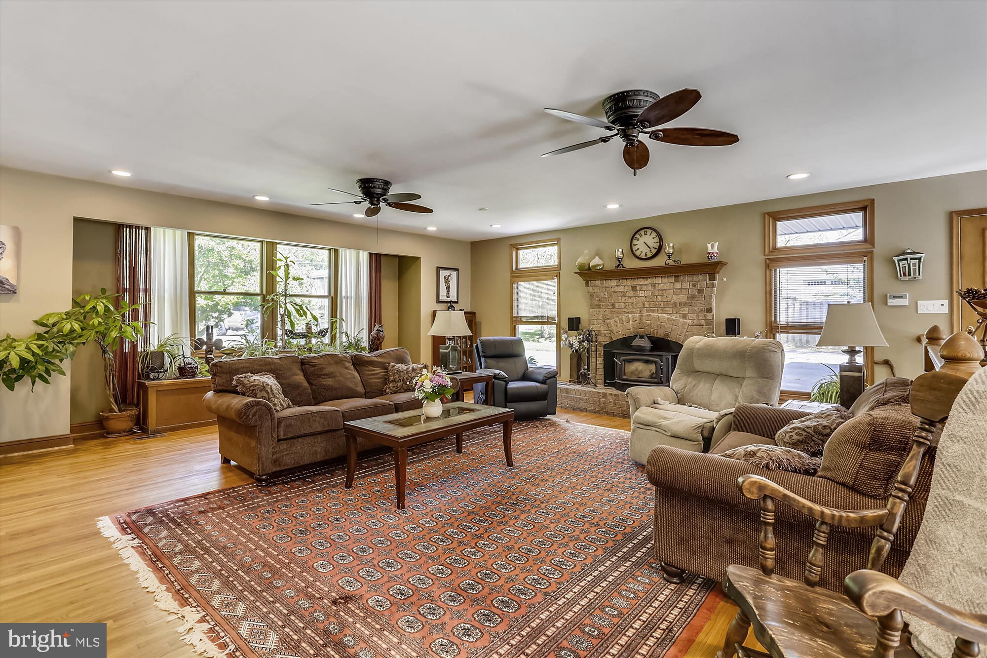 611 Bryants Nursery Road Silver Spring, MD 20905 - Photo 7 of 38 Family room