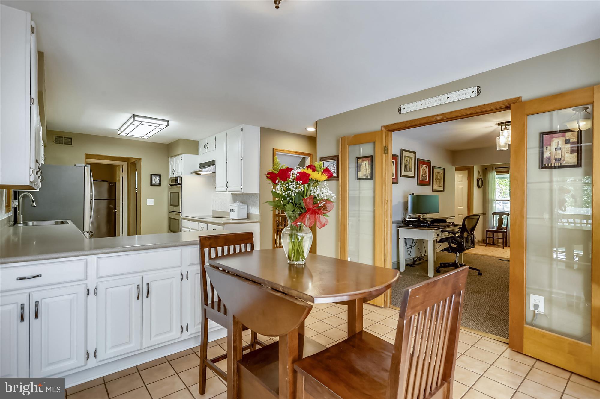 611 Bryants Nursery Road Silver Spring, MD 20905 - Photo 10 of 38 Breakfast area