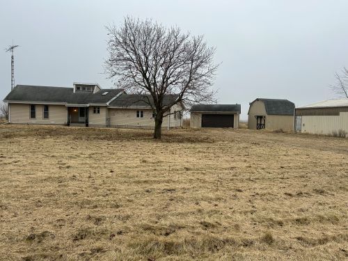 10940 South Dwight Road Dwight, IL 60420 - Photo 3 of 20 a front view of a house with yard