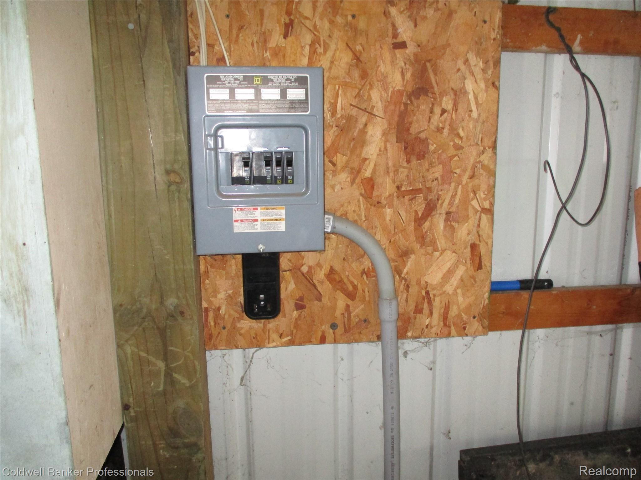 7261 Bancroft Road Bancroft, MI 48414 - Photo 24 of 29 24 BARN ELECTRICAL.JPG