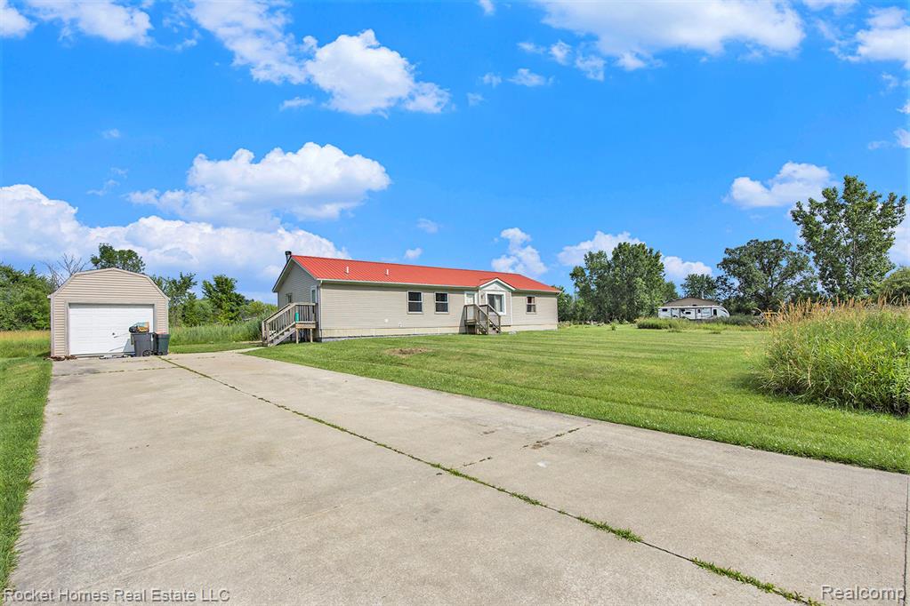 4268 Cade Road Capac, MI 48014 - Photo 2 of 28