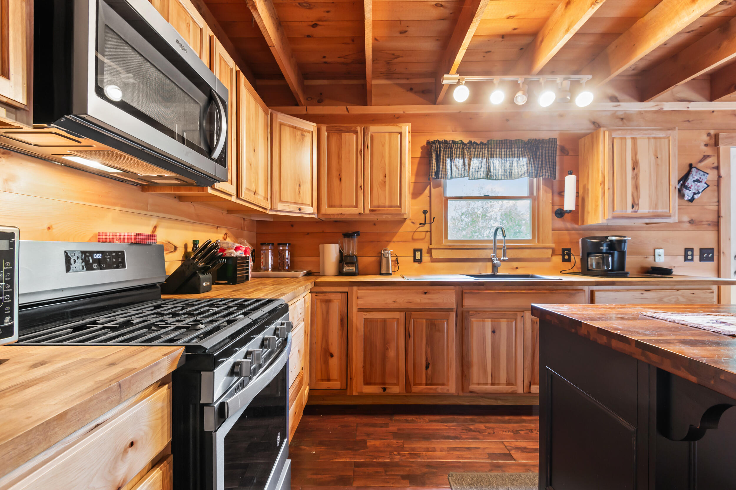 124 Birds Eye Road Rangeley, ME 04970 - Photo 15 of 30 _JRV9881